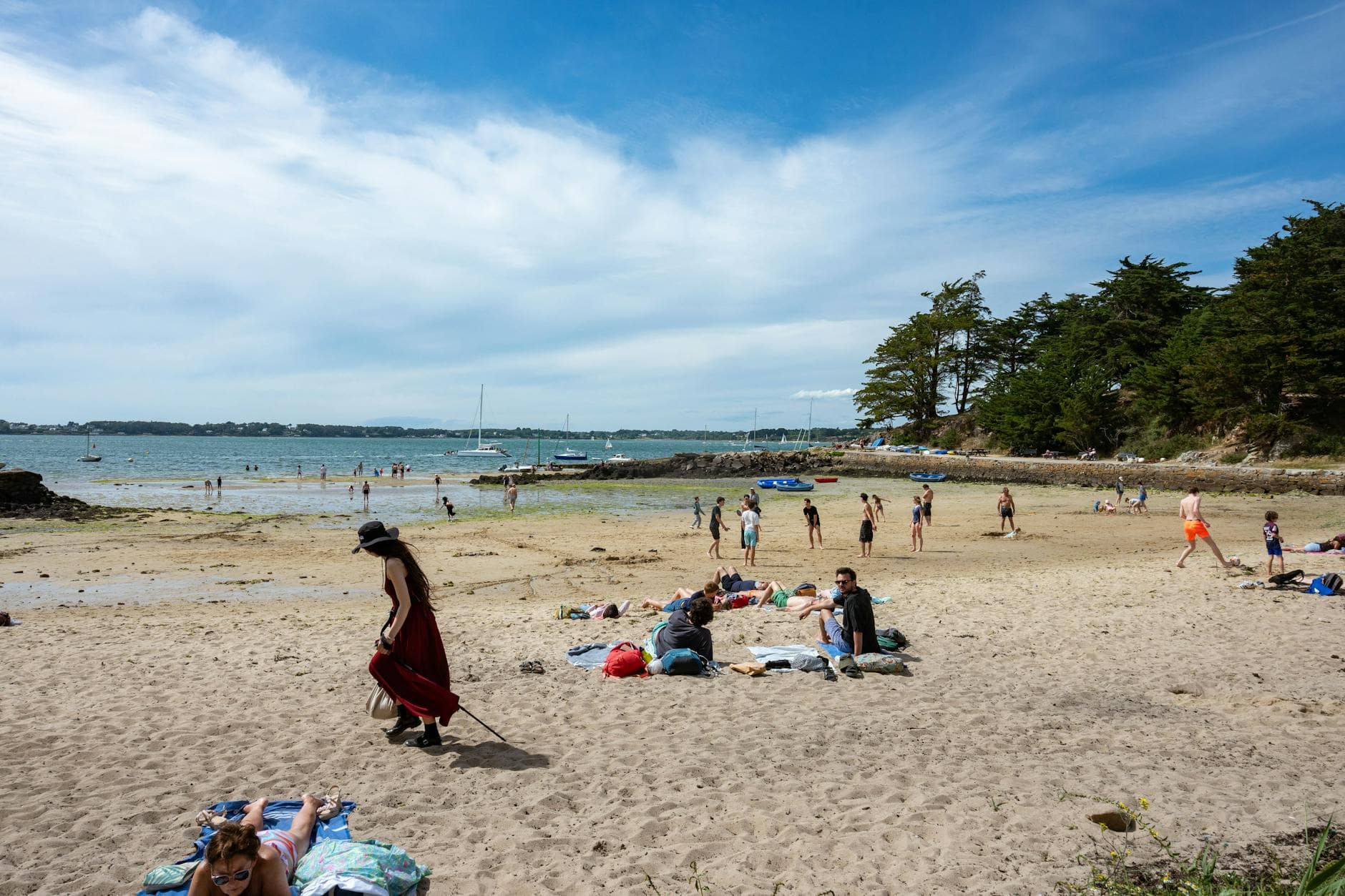 sunny beach scene in brittany france / Photo by Bingqian Li on Pexels.com